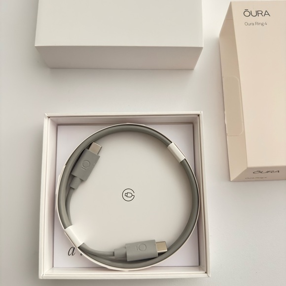 Oura Ring Gen 4 Size 7 Silver Brand new in box - Picture 7 of 9